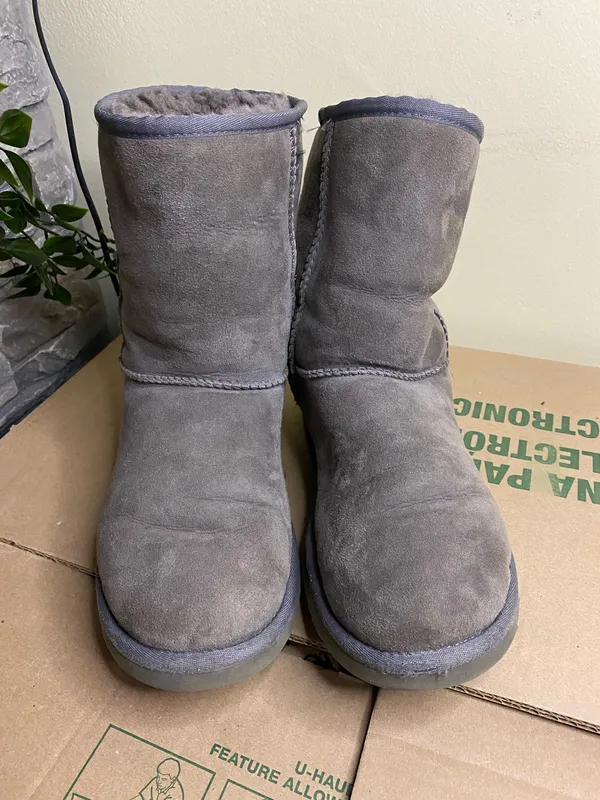UGG Women's  Suede Boots Size 8 - Image 2