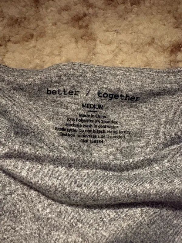 Gray long sleeve Size M - Image 2