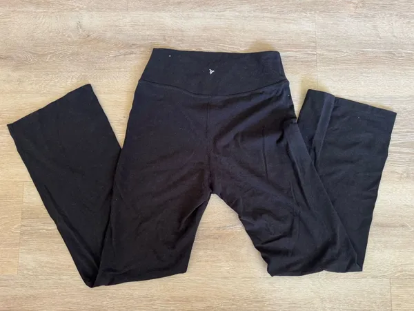 Old Navy Flare Pants High-Rise - Image 2