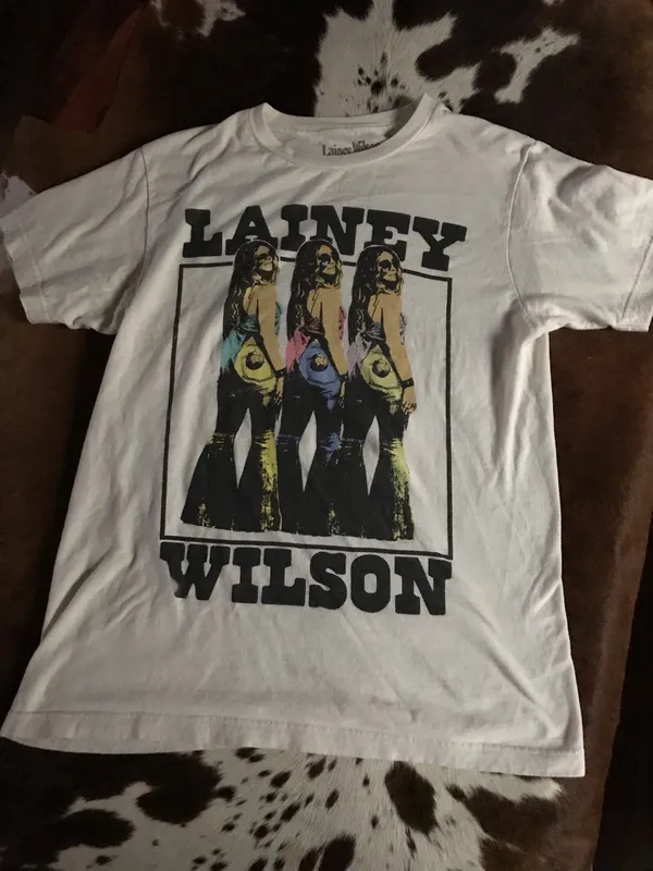 Boutique Lainey Wilson Graphic Tee sz S - Image 2