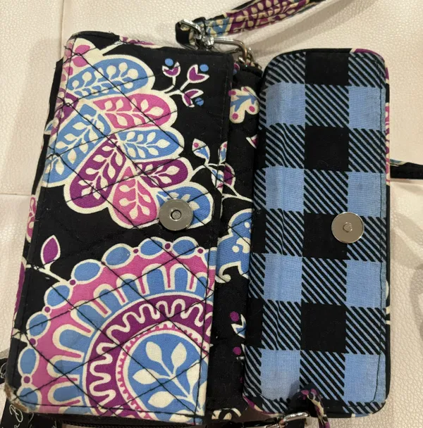 Vera Bradley Wallet Phone Crossbody Purse/ Clutch - Image 4