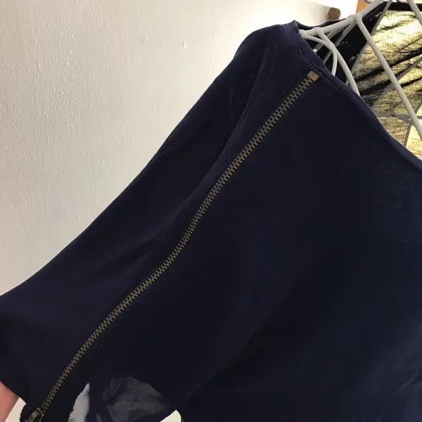 Zara Basic Special Edition Short Sleeve Top Zipper Detail Size Large Navy - Image 4
