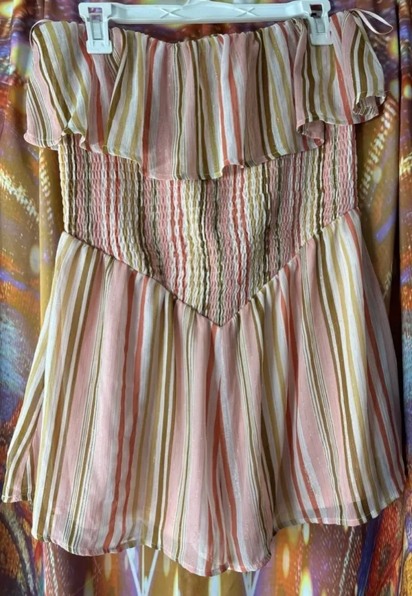 Sadie and Sage Pink & Gold Shimmery Romper ✨ - Image 4