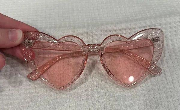 Heart Sunglasses Pink - Image 2