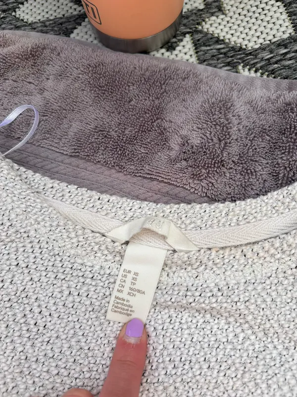 H&M Sweater - Image 2
