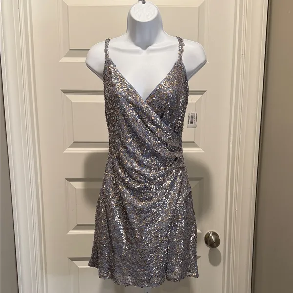 1.STATE‎ Silver Sequin Wrap Mini Dress Size Small NWT - Image 4