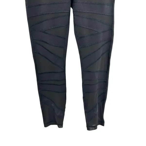 Lululemon High Times Crop *Tech‎ Mesh Black Leggings Size 6 - Image 5