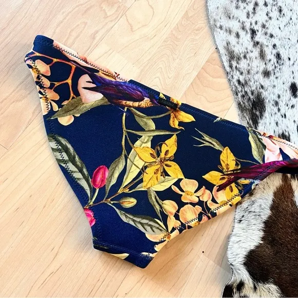 TRIANGL Navy Confetti Garden‎ Neoprene Bikini Bottom Size Small - Image 2