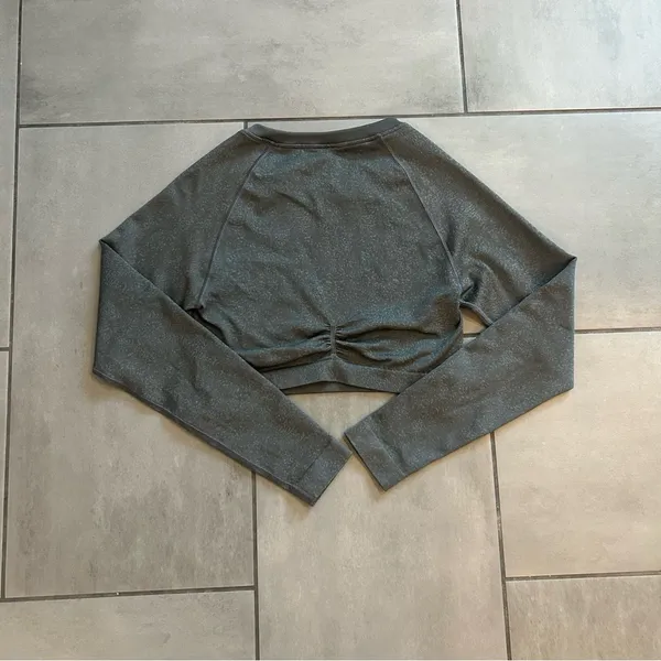 Gymshark Adapt Fleck Seamless Long Sleeve Crop Top Mineral Black - Image 4
