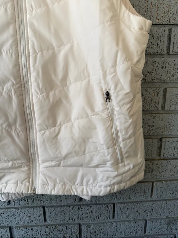 The North Face Women’s Tamburello Quilted Puffer Vest Embroidered Logo Hiking - Image 7
