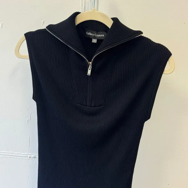 Gallery Couture Women's‎ Black Ribbed Quarter Zip Sleeveless Knit Top Size Small - Image 3
