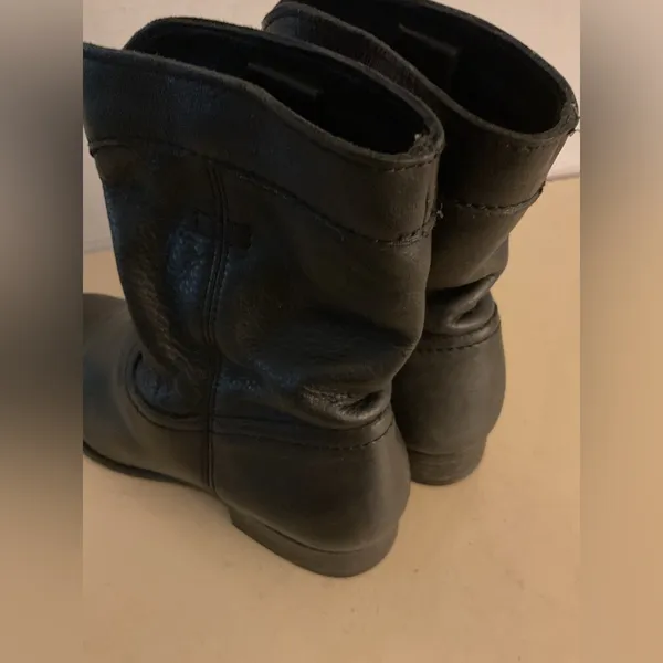 Frye women Black Leather moto Cara Roper boots size 6.5 - Image 6