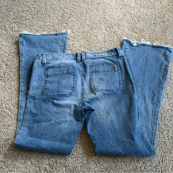 Tommy Hilfiger Women's Flare Jeans Raw Hem Size 6 - Image 5