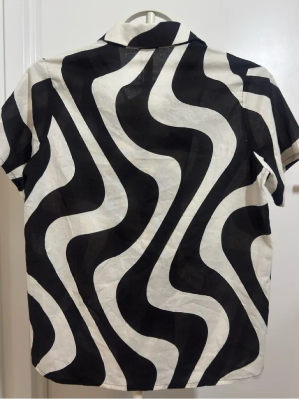Peppermayo Black and White Swirl Shirt - Image 5