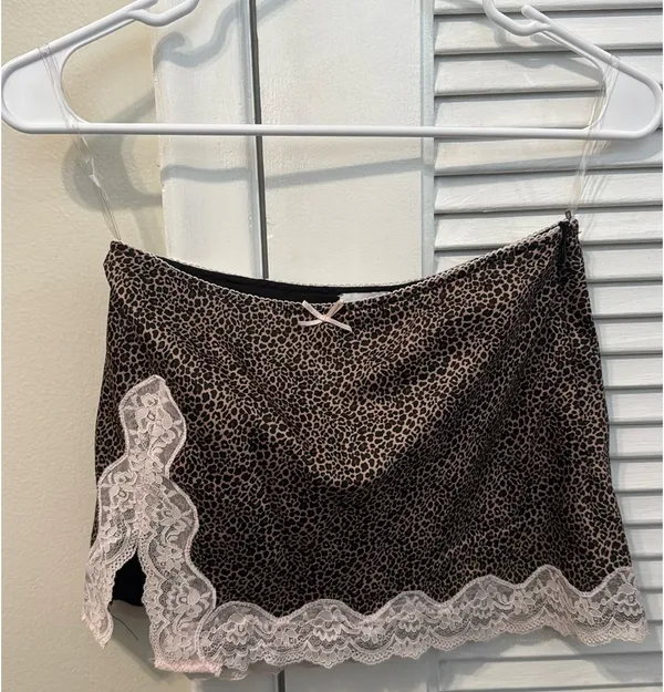 PacSun LA Hearts Mini Skirt Leopard and Pink Lace - Image 3