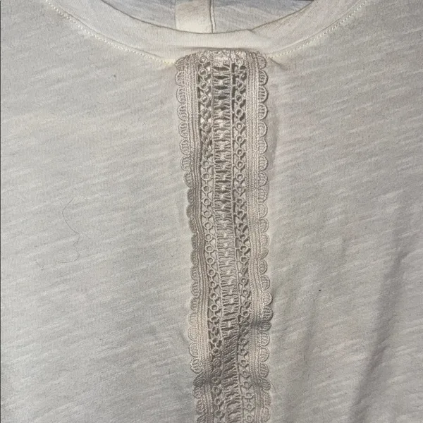 Pilcro Anthropologie Women's White Lace shirt casual button accents Medium - Image 3