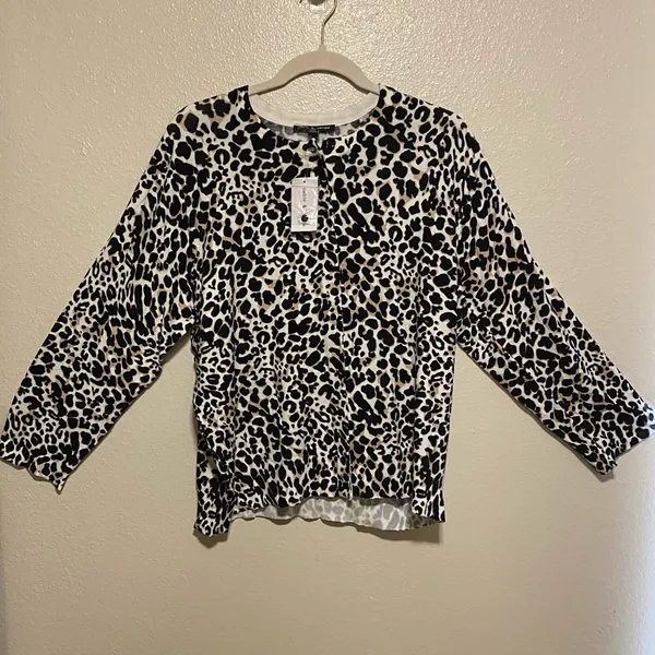 Cable & Gauge Leopard Print Button Front Top | Long Sleeve Knit Blouse XL - Image 2