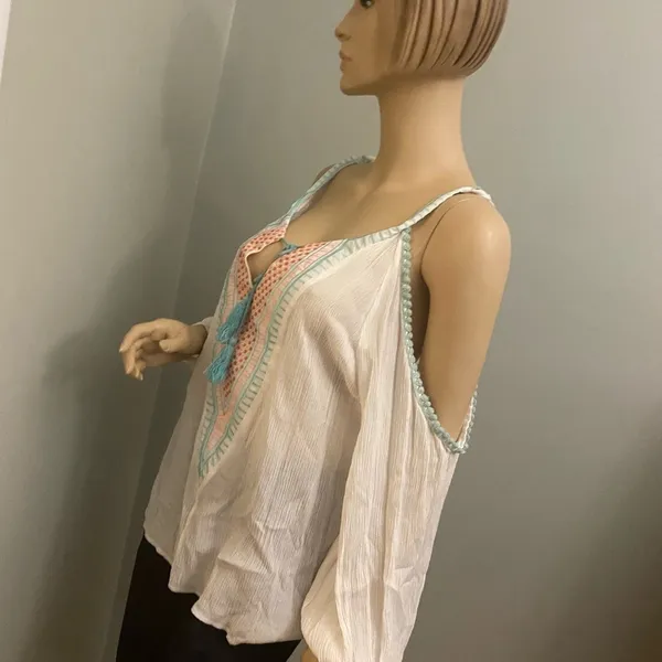 Freeway Apparel Bohemian style open shoulder and back blouse 6 for‎ $36 - Image 4