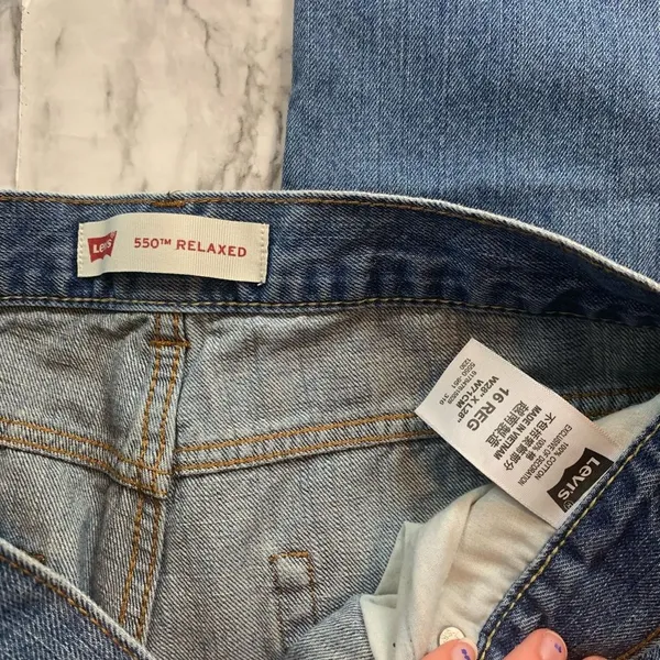 Levi’s 550 Relaxed fit 90s Mom Jeans Denim Blue size 28 waist Y2K boho - Image 3