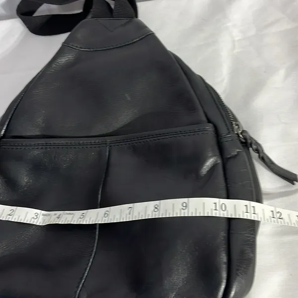 Leather backpack with 2 center zip pockets Black - Image 12