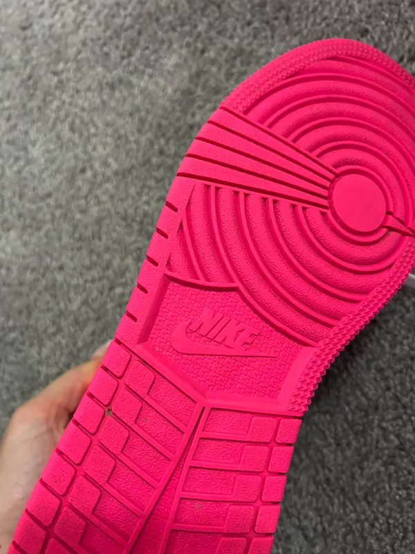 Air Jordan 1 Mid - Image 11