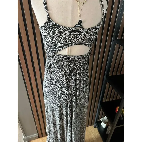Express black-and-white beach dress thin straps, ruffles low and high - Image 4
