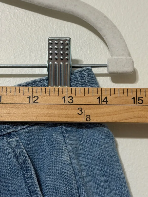 GAP Chambray High Rise Pleated Short 5” Size 6 - Image 6