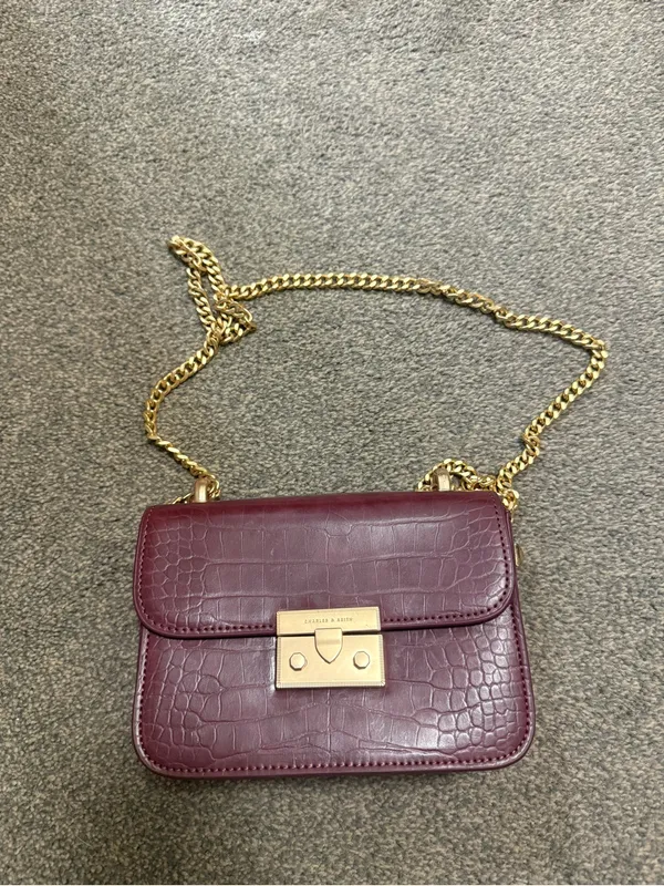 Burgundy Charles & Keith Croc-Effect Boxy Chain Strap Bag - Image 2