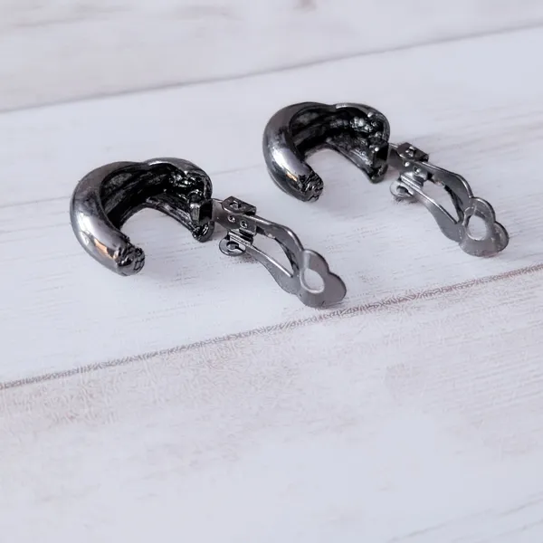 Vintage Clip On Earrings Dark Grey Twisted Chunky Hoops - Image 7