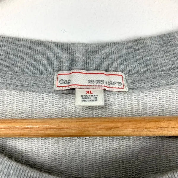 GAP Red & Black Plaid Logo Gray Crewneck Sweatshirt - Image 6