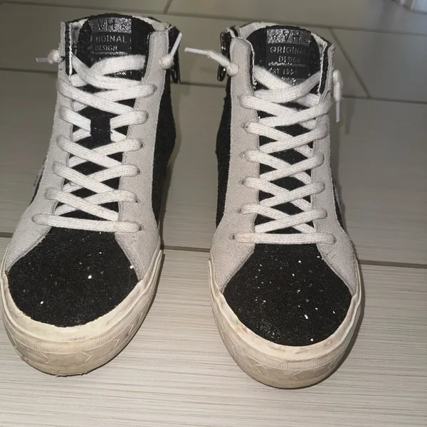 Vintage Havana Black Sparkly High Shoes - Image 2
