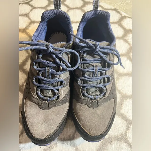 Columbia Womens Gray and Blue Hiking Shoes 8.5, waterproof, preloved worn 2X - Image 5