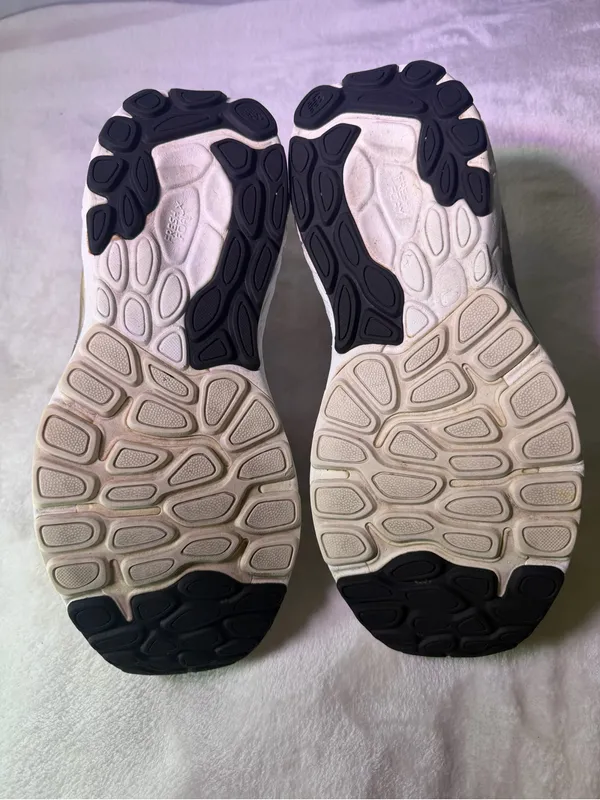 New Balance Women's White and Gold Athletic Running Shoe - Image 9