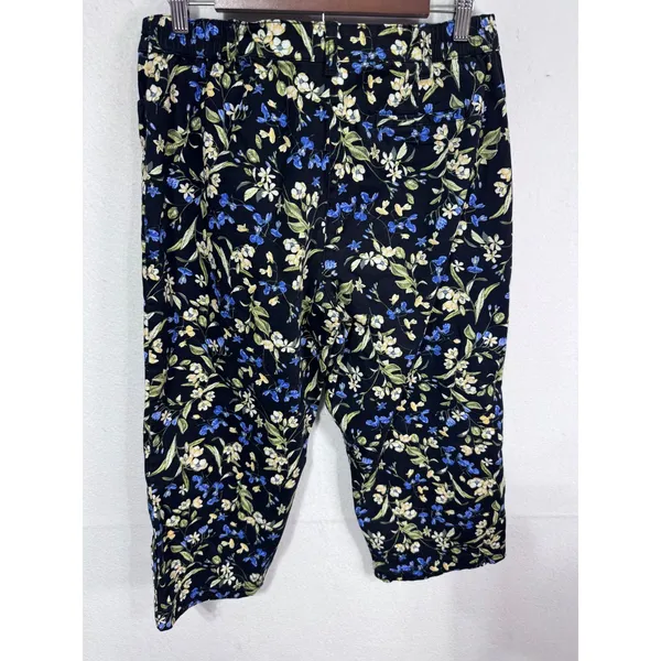 Karen Scott 8 Black Floral Capri Pants Women's‎ Stretch Cropped Cottagecore - Image 4