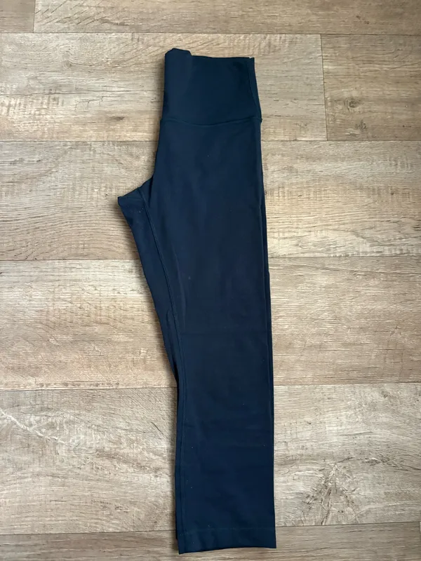 Lululemon Wunder Train High-Rise Crop 21” in Navy Sz 6 - Image 6