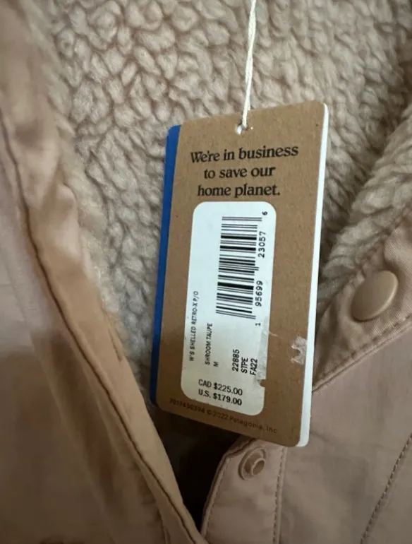 size Medium Women’s Patagonia Shelled Retro-X Pullover - Image 5
