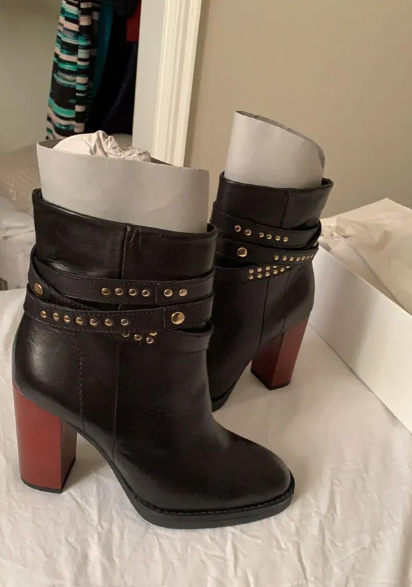 Black leather Boots Size 7.5 - Image 2