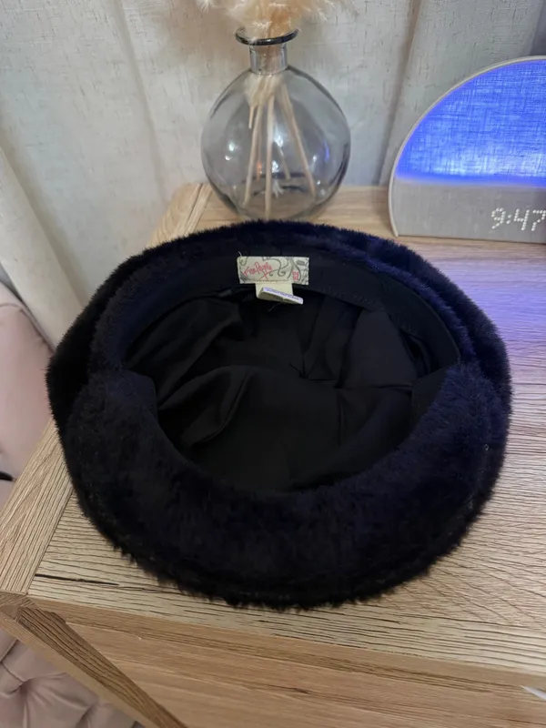 Free people furry beret - Image 3