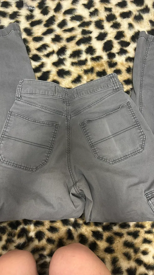 Hollister Cargo Pants - Image 4