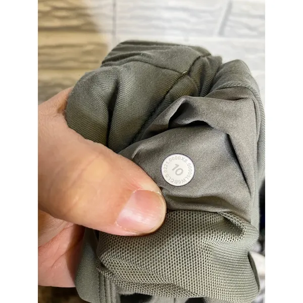 Lululemon Metropolis maven high‎ rise crop pants cargo women's size 10 casual - Image 7