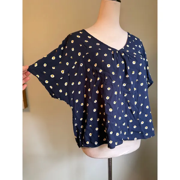 Madewell Navy Blue Daisy Floral Blouse Top M Short Sleeve boho Y2K cottage blou - Image 2