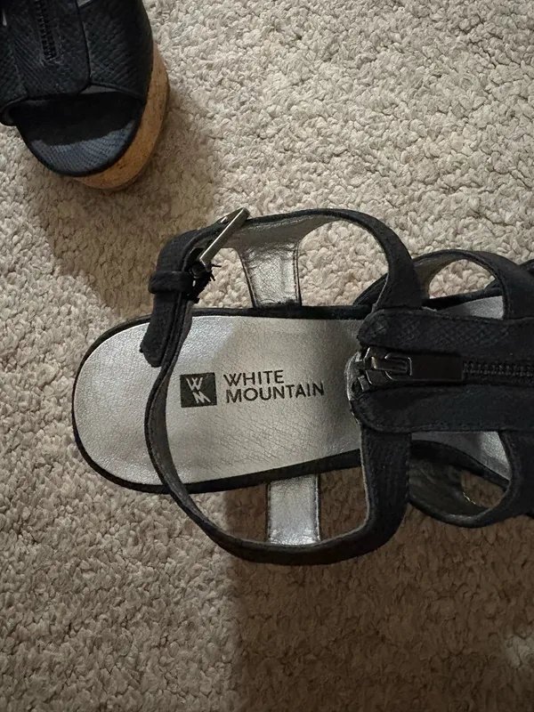 White Mountain Black wedges - Image 4