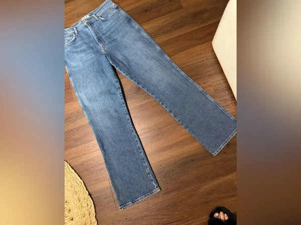 AGOLDE “Pinch Waist” high kick crop summer medium wash denim straight jeans $259 - Image 3