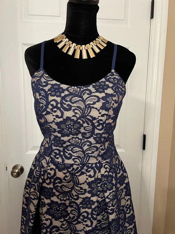 Windsor Navy blue lace dress - Image 2