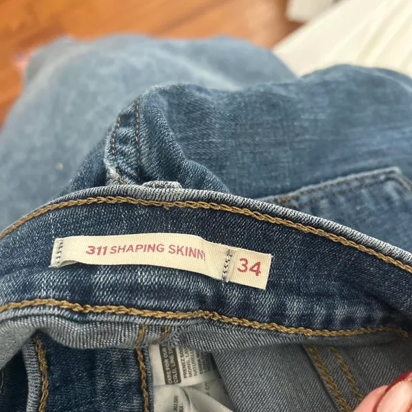 Skinny Levi’s Jeans - Image 3