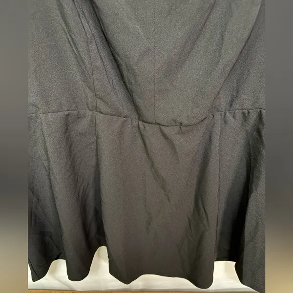 Torrid Black Stretch Crepe Sweetheart‑Neck Peplum Blouse Size‎ 3 - Image 5