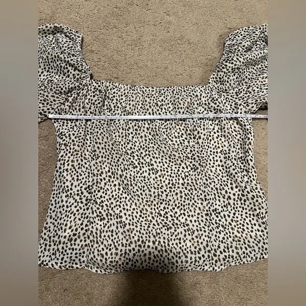 Abercrombie Leopard Print Puff Sleeve Top - Image 3