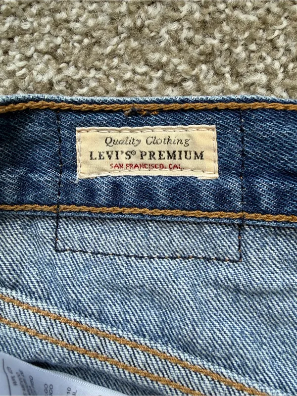 Levi's Medium Blue Denim Shorts - Image 4