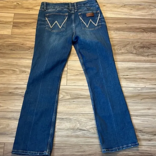 WRANGLER RETRO® MAE MID RISE BOOTCUT JEAN in Vivianna 11x30 - Image 10