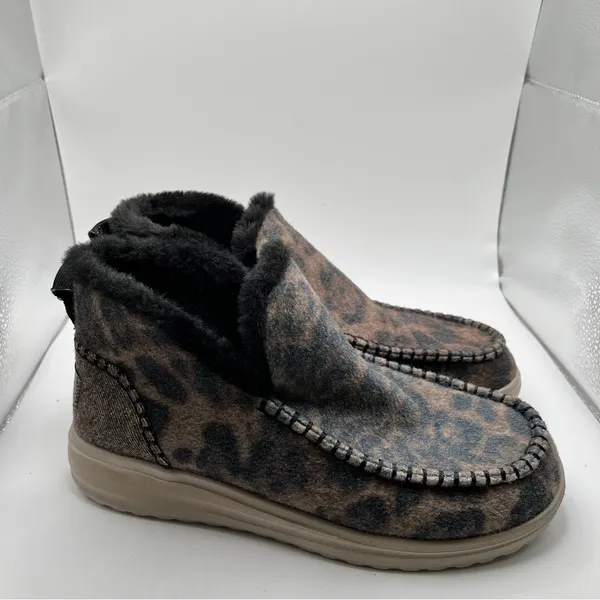 Hey Dude Denny Leo Beige Shoes Size 9 women’s ankle boots - Image 4